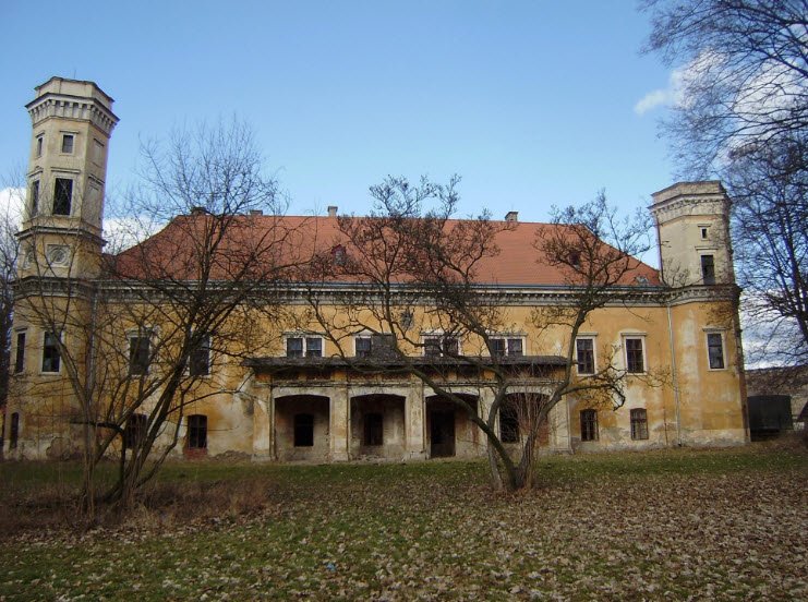 Zámek Dolní Beřkovice, Dolní Beřkovice, Czechia, Czech Republic (Czechia)